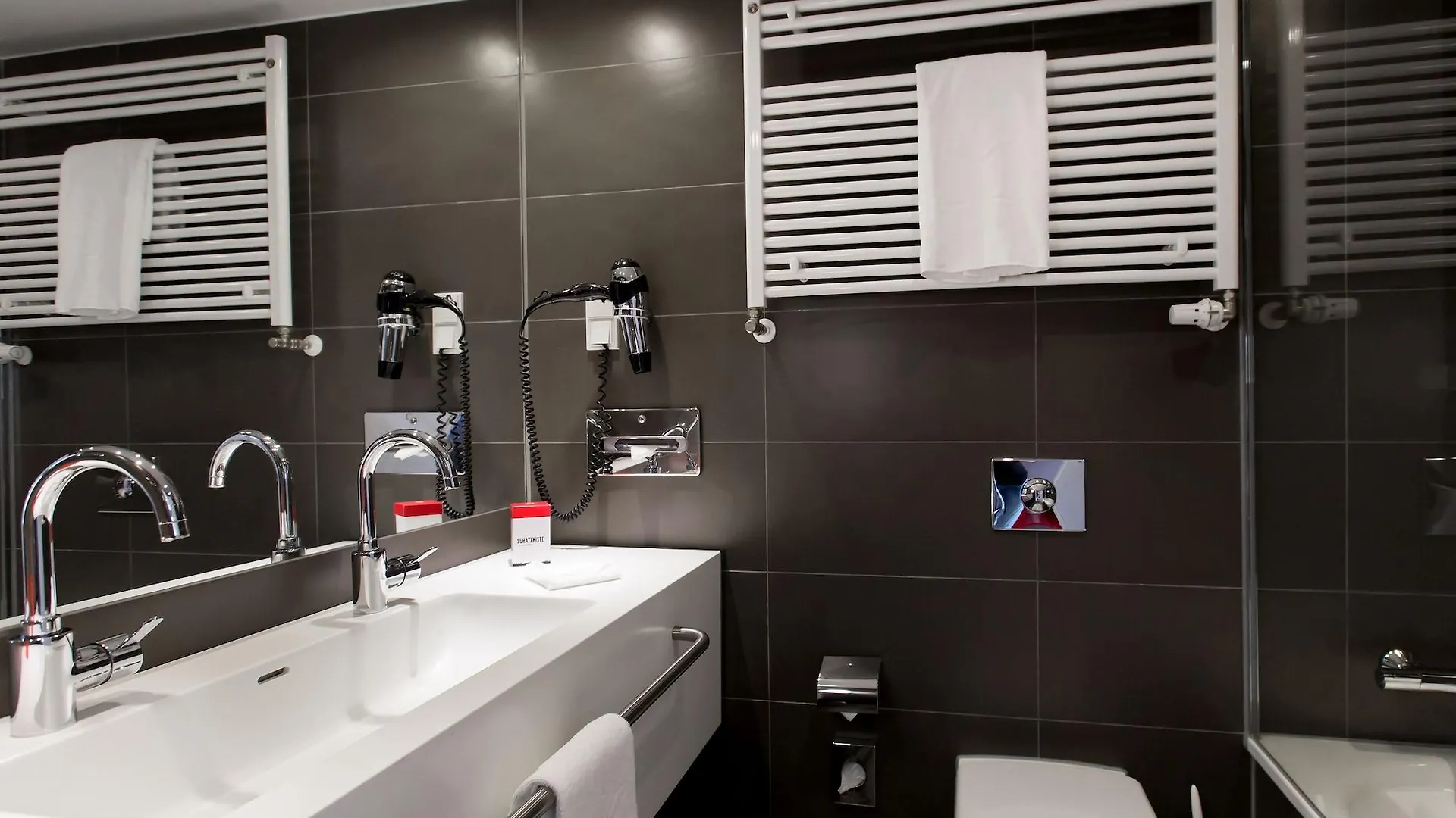 Dormero Hotel Hanower 4*,